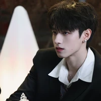 Chu Chí Hâm_Hắn