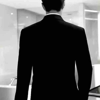 Lục Thành Uy ( Ba anh )