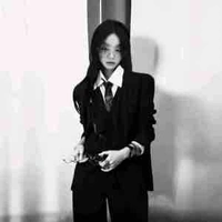 Lee Hyeri ( cô )