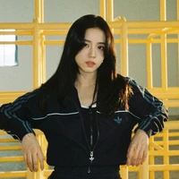 Kim Jisoo - cô