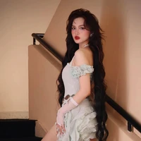 THÚY VY ( cô )