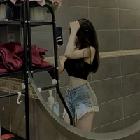 Mẹ Nuôi Hùng