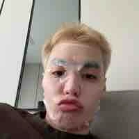 Ê con nhỏ kia😇