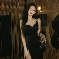 Cố Uyển Nhi_chị họ