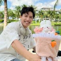 Anh tú