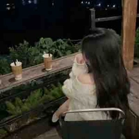 Trần quế nhi - mẹ hắn 