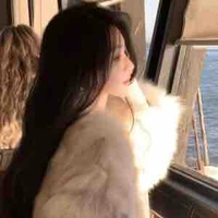 Tiểu Thư Hoàng Thị