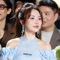 Phương Mỹ Chi -chị 7
