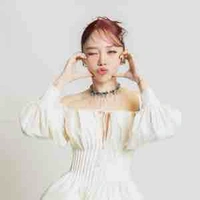 Nguyễn Khoa Tóc Tiên 