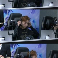 Phạm Vũ Hoài Nam - Rin - SGP Red