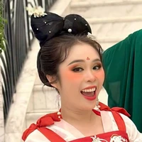 tiểu thanh ( bạn của nguyệt nga )