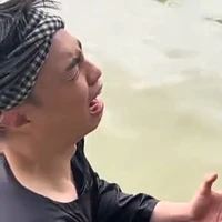 cả trường....