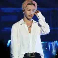 Dong Young-bae 
