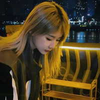 Trần Kha - cô