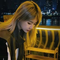 Trần Kha - cô
