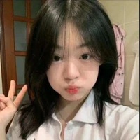 Nguyệt Ánh(chị cả)