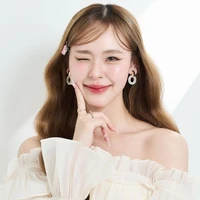 June Wanwimol -nàng-