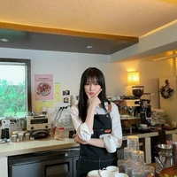 Karina(đồng nghiệp và là bạn của Y/N)