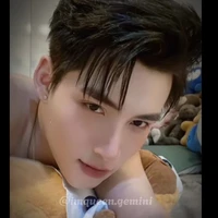 HÙNG HUỲNH