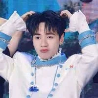 Lê QUANG HÙNG bé phone