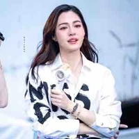 LingLing Kwong ( chị Nàng )