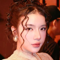 Nguyễn Hoàng Ly-LyLy