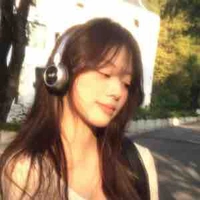 Mai Khanh - lớp trưởng  A1