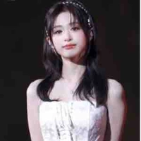 Ahyeon(em sunni)