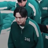 Người chơi 246 (giả dạng lính 016)