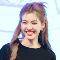 Orm Kornnaphat- nàng