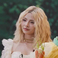 hiền mai—maiquinn