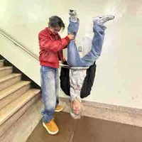 Ngồi banh càng viết truyện😔