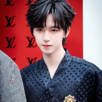 Hạ Tuấn Lâm.