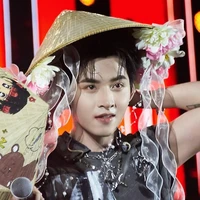 Huỳnh Hoàng Hùng- Hùng Huỳnh
