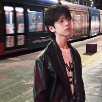 Thần Dạ - lúc nhỏ