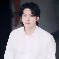 Min Yoongi - hắn