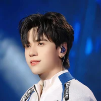 Lê Quang Hùng (16 tuổi)