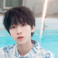 nhiếp vĩ thần (th)