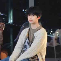 Trương Hàm Thụy-T