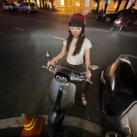 🎸
