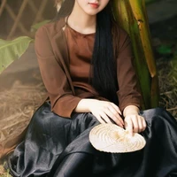 A hoàng - người hầu
