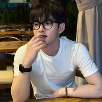 #. Hoàng Hùng.