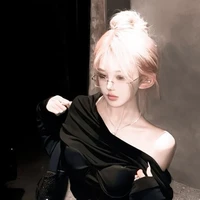 Nguyễn Hoàng Thư_mẹ anh