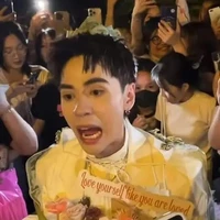hùng (phone)