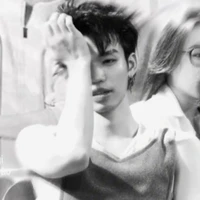 Lê Bin Thế Vĩ ( 1g.leziibinde )