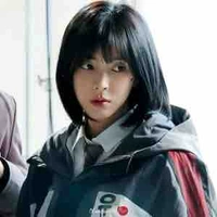 Ji Woo (em)