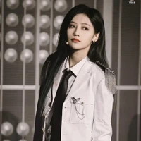 Viên Nhất Kỳ ( cô , Yoki )