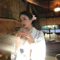 Diệu Hiền ( mẹ Phong )