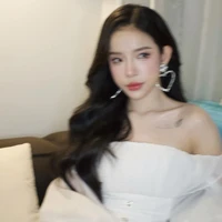 • Hoàng Lan