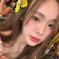 June Wanwimol/ nàng